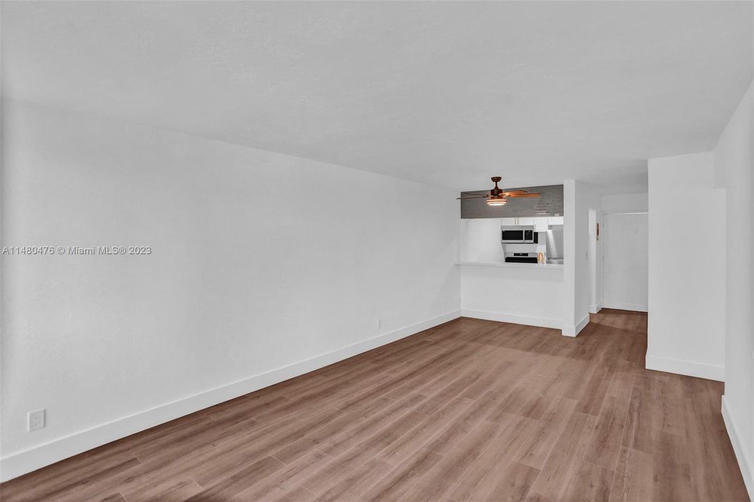 Recently Rented: $2,600 (2 beds, 1 baths, 760 Square Feet)