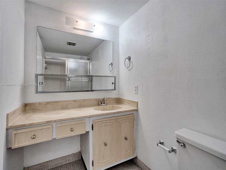 Recently Sold: $170,000 (2 beds, 2 baths, 1040 Square Feet)