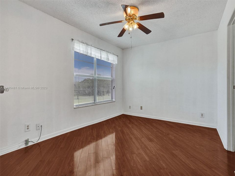 Recently Sold: $170,000 (2 beds, 2 baths, 1040 Square Feet)