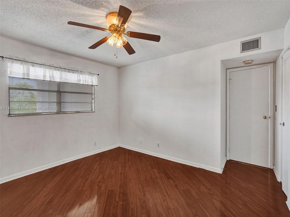 Recently Sold: $170,000 (2 beds, 2 baths, 1040 Square Feet)