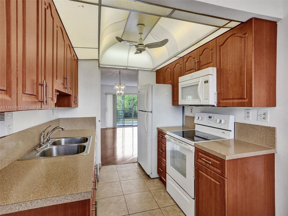 Recently Sold: $170,000 (2 beds, 2 baths, 1040 Square Feet)