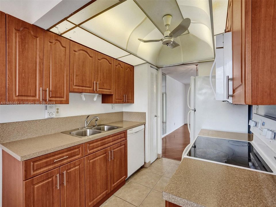 Recently Sold: $170,000 (2 beds, 2 baths, 1040 Square Feet)