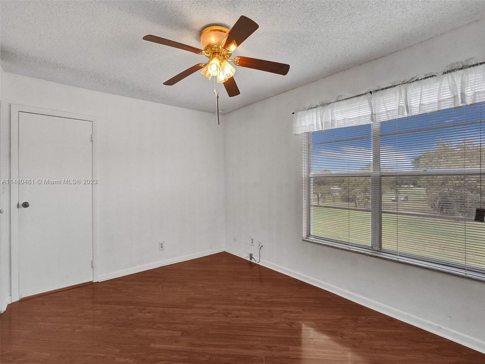 Recently Sold: $170,000 (2 beds, 2 baths, 1040 Square Feet)