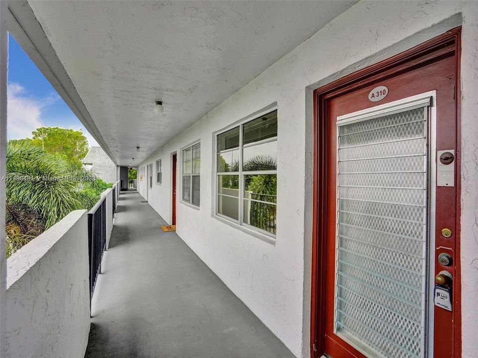 Recently Sold: $170,000 (2 beds, 2 baths, 1040 Square Feet)