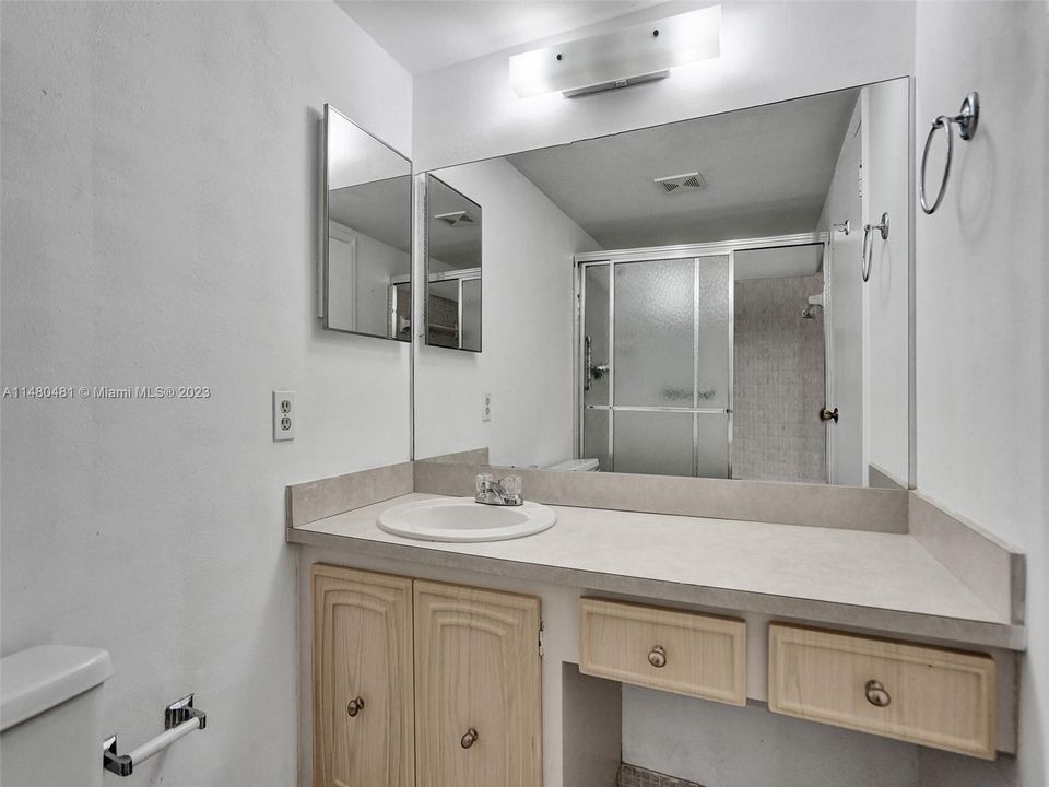 Recently Sold: $170,000 (2 beds, 2 baths, 1040 Square Feet)