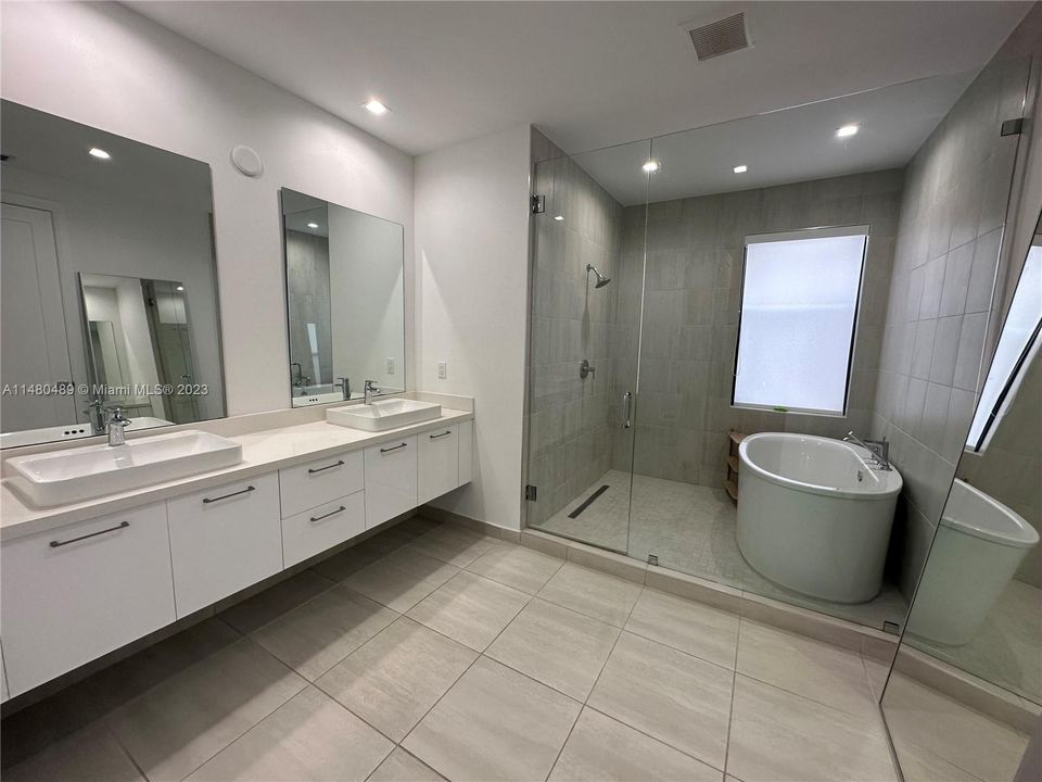 Недавно арендовано: $5,800 (3 спален, 3 ванн, 2176 Квадратных фут)