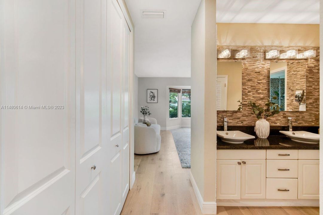 Recently Sold: $1,695,000 (5 beds, 3 baths, 2506 Square Feet)