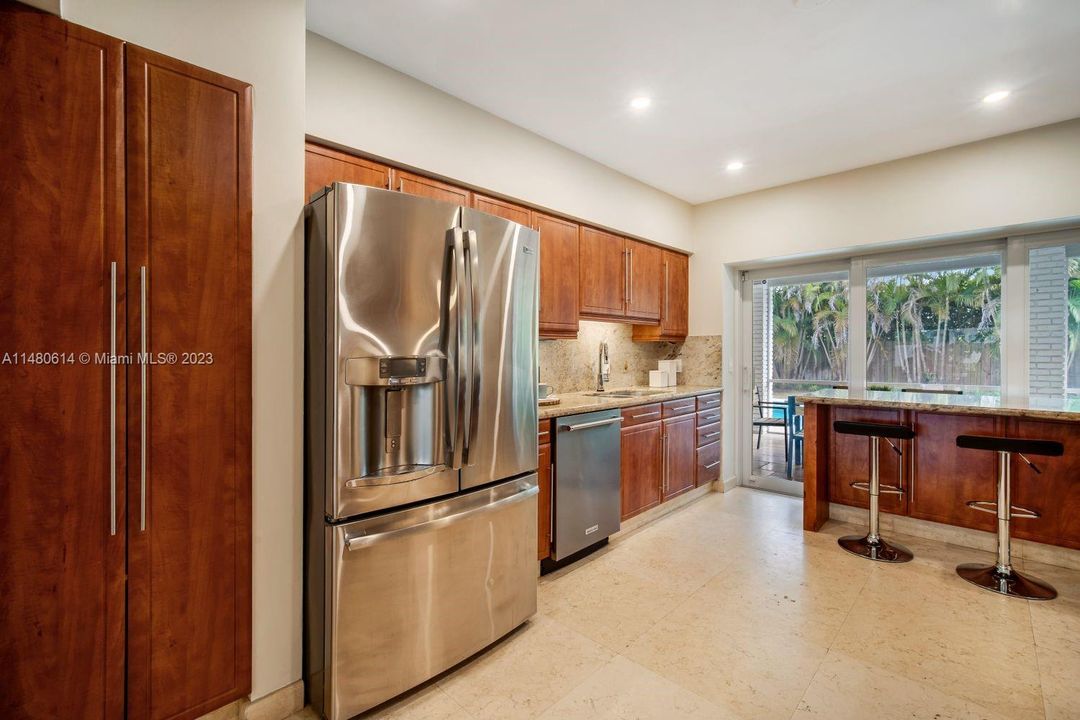 Recently Sold: $1,695,000 (5 beds, 3 baths, 2506 Square Feet)