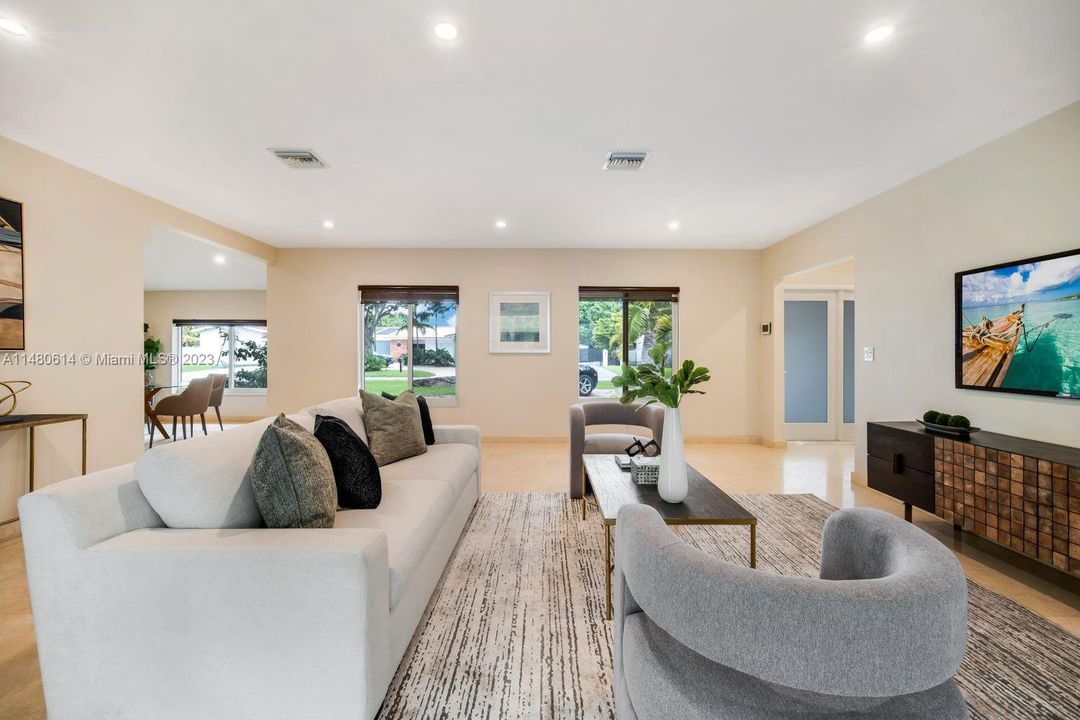 Recently Sold: $1,695,000 (5 beds, 3 baths, 2506 Square Feet)