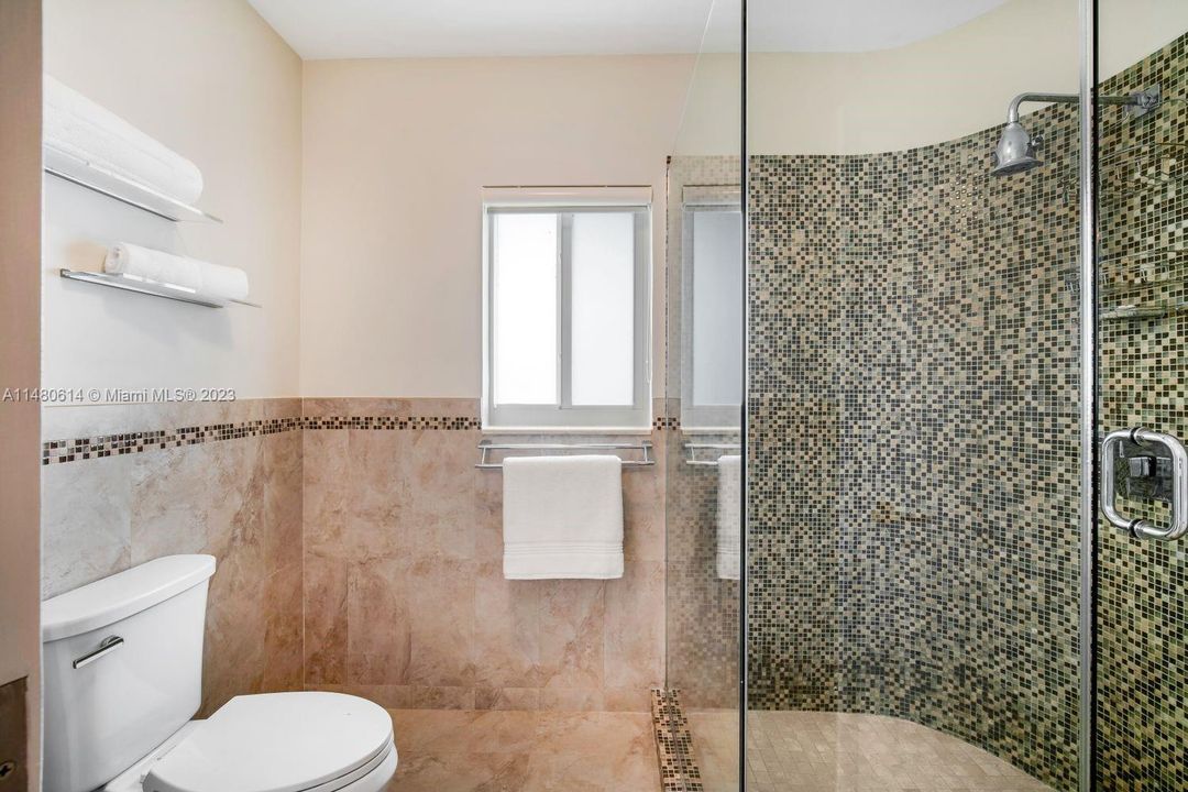 Recently Sold: $1,695,000 (5 beds, 3 baths, 2506 Square Feet)