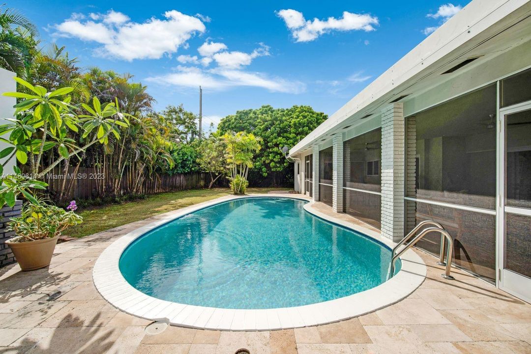 Recently Sold: $1,695,000 (5 beds, 3 baths, 2506 Square Feet)