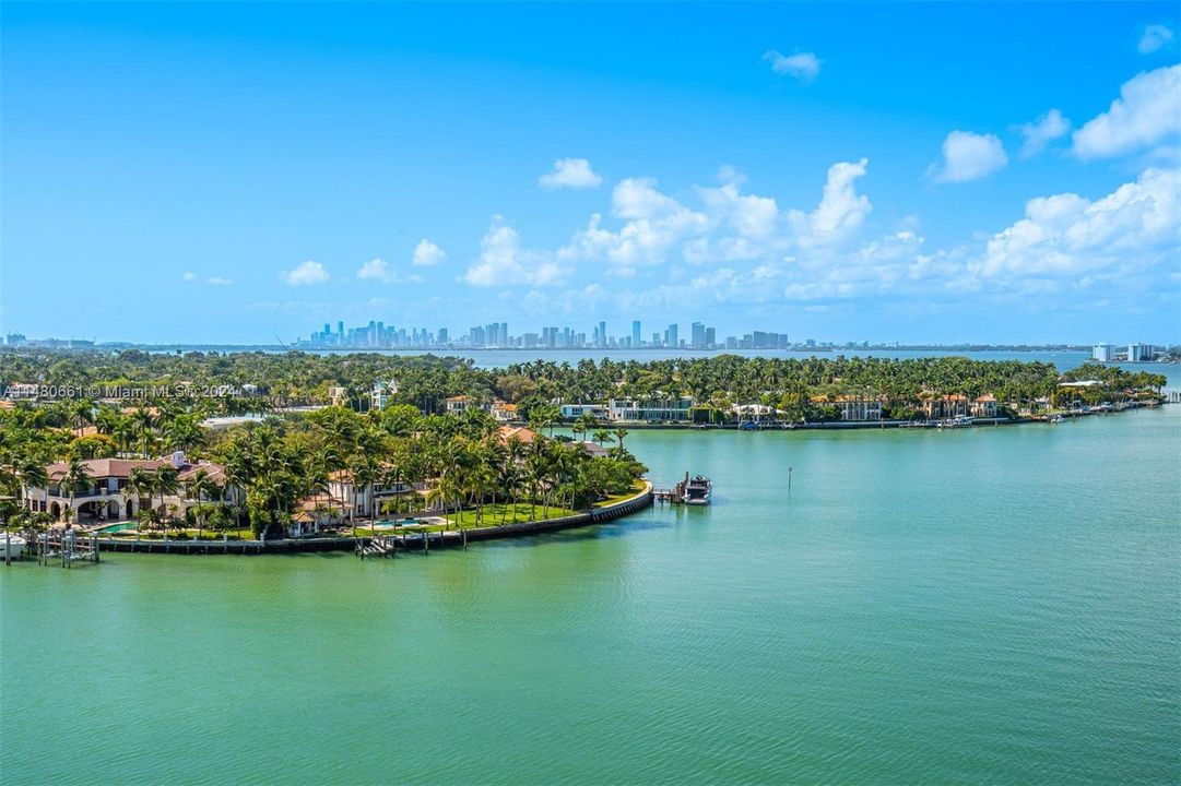 Recently Sold: $4,750,000 (4 beds, 3 baths, 2636 Square Feet)