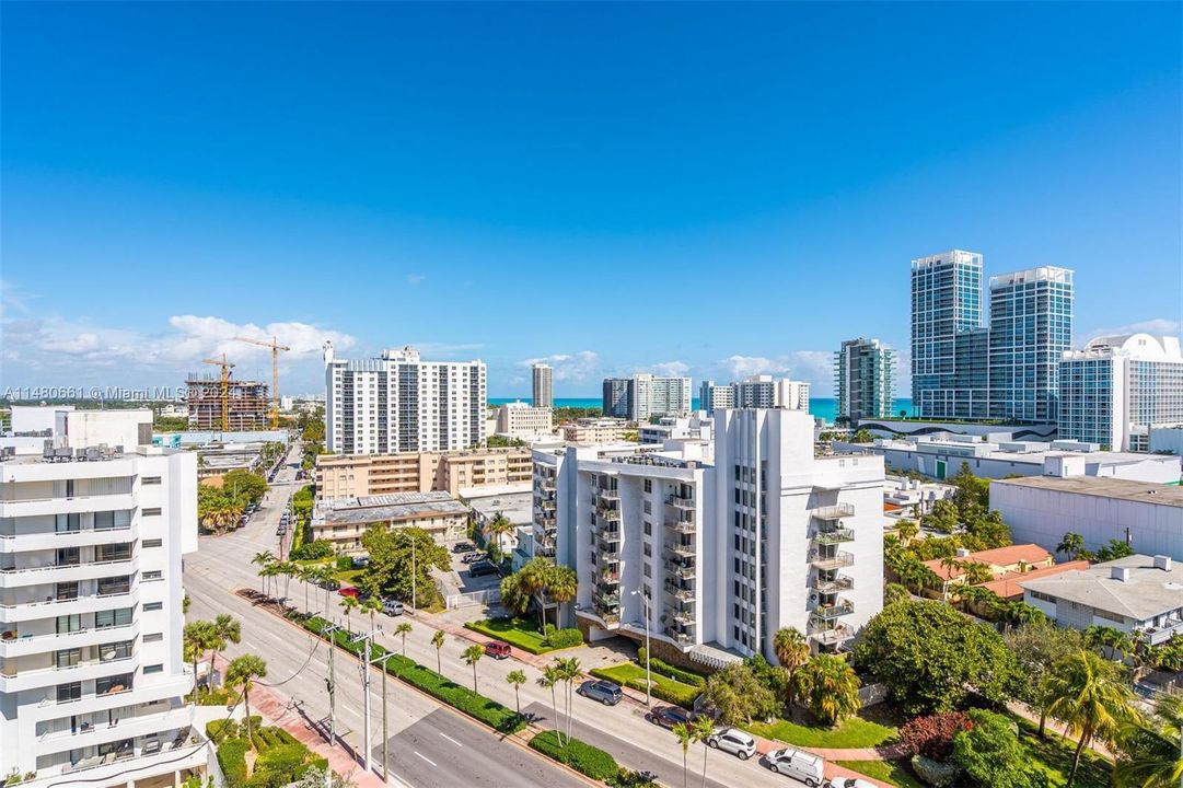 Recently Sold: $4,750,000 (4 beds, 3 baths, 2636 Square Feet)