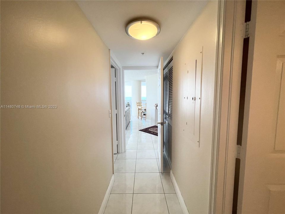 Recently Sold: $895,000 (2 beds, 2 baths, 1340 Square Feet)