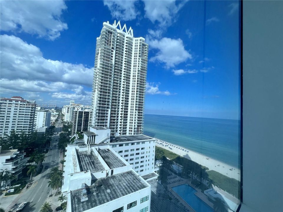 Recently Sold: $895,000 (2 beds, 2 baths, 1340 Square Feet)