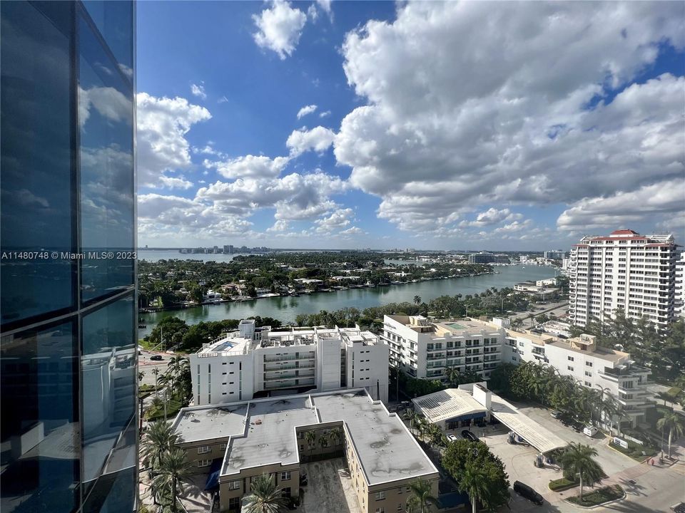 Recently Sold: $895,000 (2 beds, 2 baths, 1340 Square Feet)