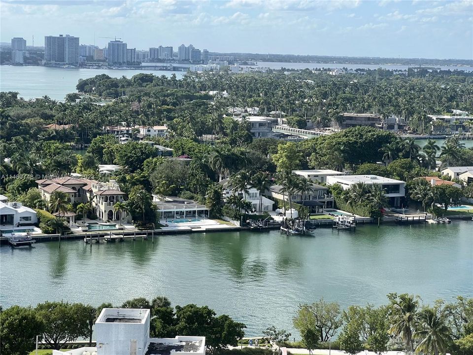 Recently Sold: $895,000 (2 beds, 2 baths, 1340 Square Feet)