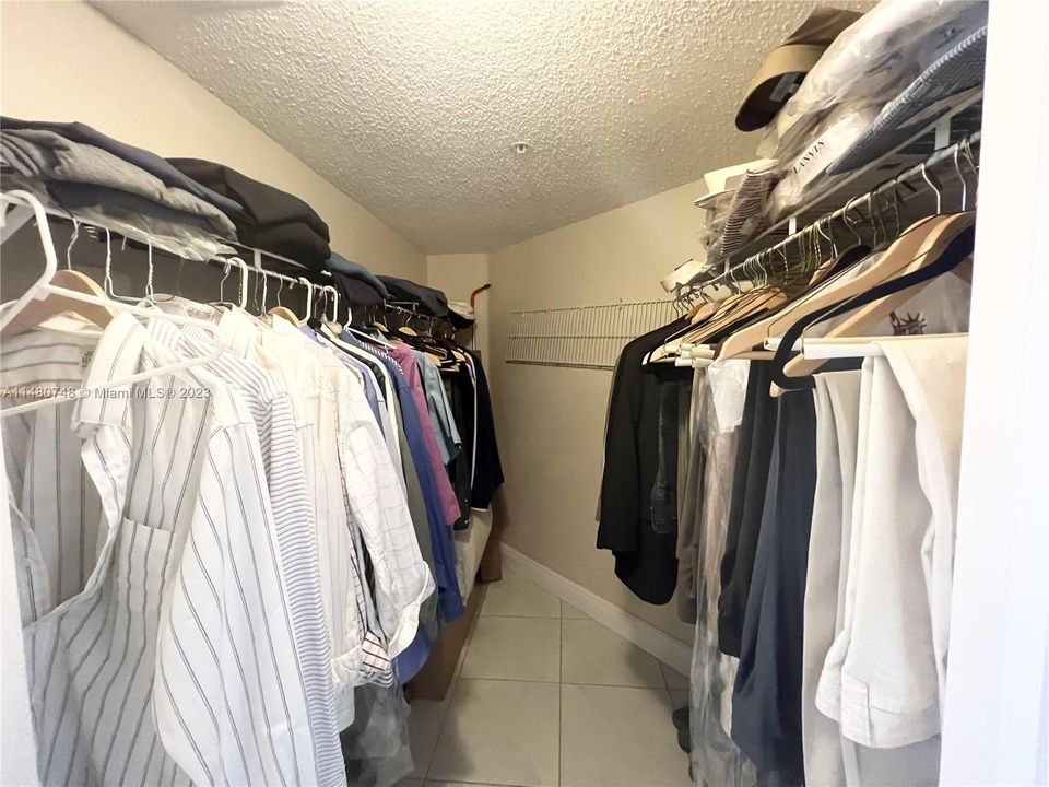 Recently Sold: $895,000 (2 beds, 2 baths, 1340 Square Feet)