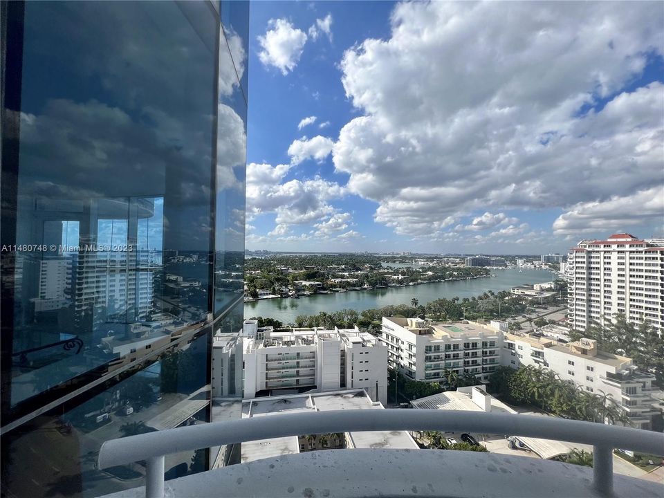 Recently Sold: $895,000 (2 beds, 2 baths, 1340 Square Feet)