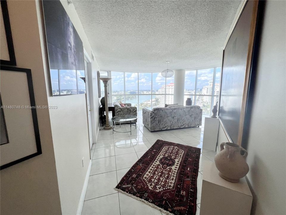 Recently Sold: $895,000 (2 beds, 2 baths, 1340 Square Feet)