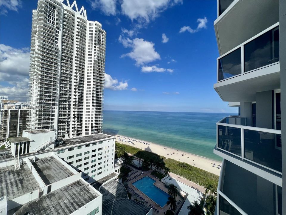 Recently Sold: $895,000 (2 beds, 2 baths, 1340 Square Feet)