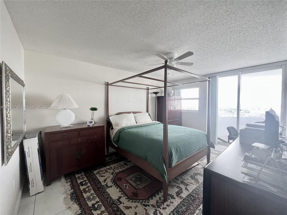 Recently Sold: $895,000 (2 beds, 2 baths, 1340 Square Feet)