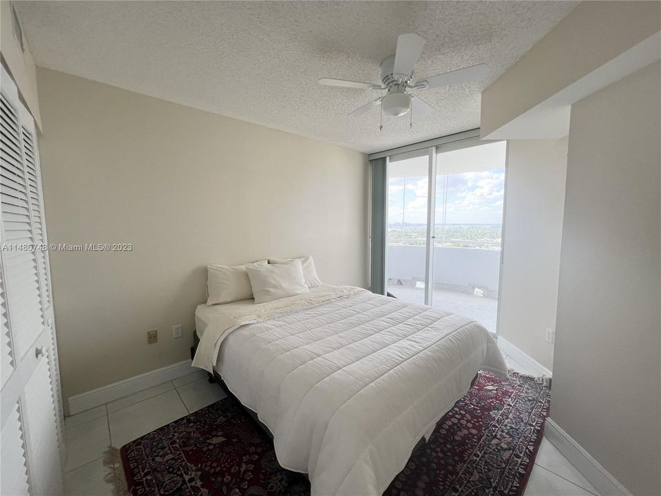 Recently Sold: $895,000 (2 beds, 2 baths, 1340 Square Feet)