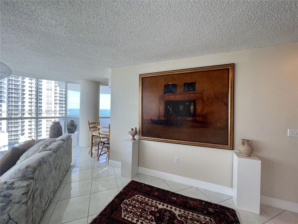 Recently Sold: $895,000 (2 beds, 2 baths, 1340 Square Feet)