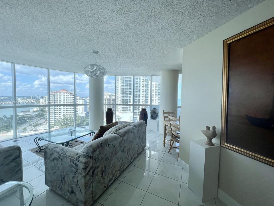 Recently Sold: $895,000 (2 beds, 2 baths, 1340 Square Feet)