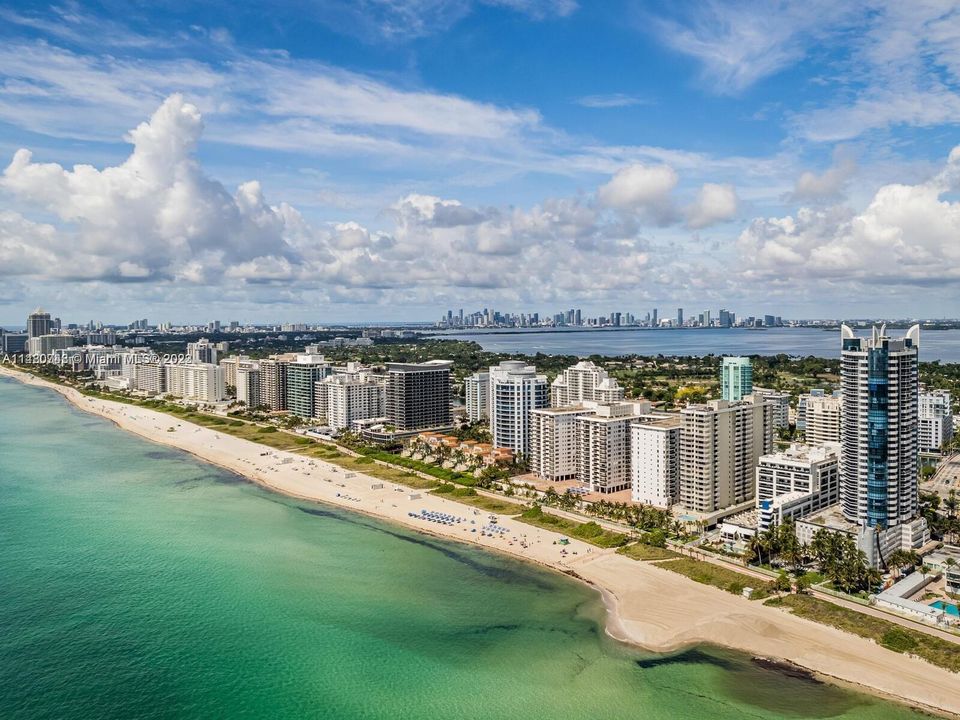 Recently Sold: $895,000 (2 beds, 2 baths, 1340 Square Feet)