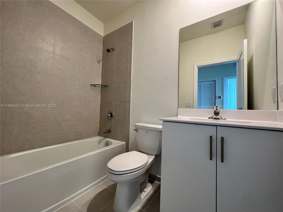 Recently Rented: $3,000 (3 beds, 2 baths, 1483 Square Feet)
