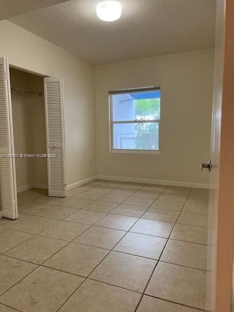 Recently Rented: $2,600 (2 beds, 1 baths, 1327 Square Feet)