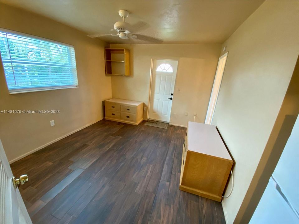 Recently Rented: $800 (1 beds, 1 baths, 250 Square Feet)