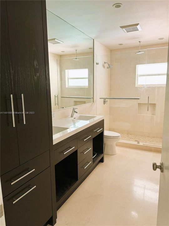 Recently Rented: $7,000 (4 beds, 3 baths, 2676 Square Feet)