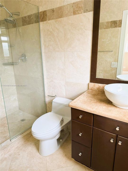 Recently Rented: $7,000 (4 beds, 3 baths, 2676 Square Feet)