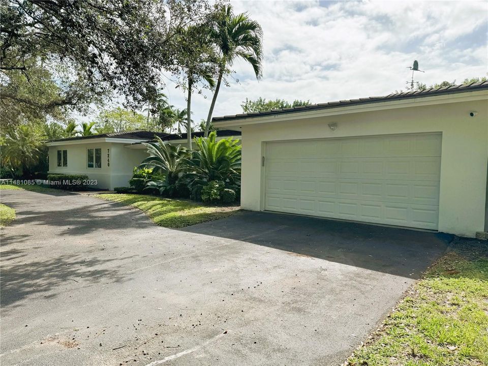 Recently Rented: $7,000 (4 beds, 3 baths, 2676 Square Feet)