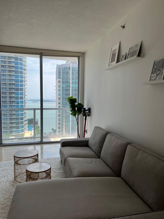 Недавно арендовано: $4,100 (2 спален, 2 ванн, 1088 Квадратных фут)