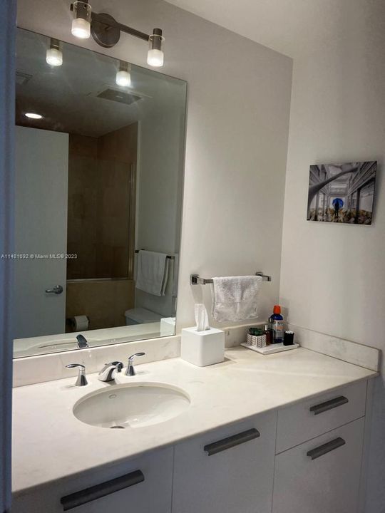 Недавно арендовано: $4,100 (2 спален, 2 ванн, 1088 Квадратных фут)