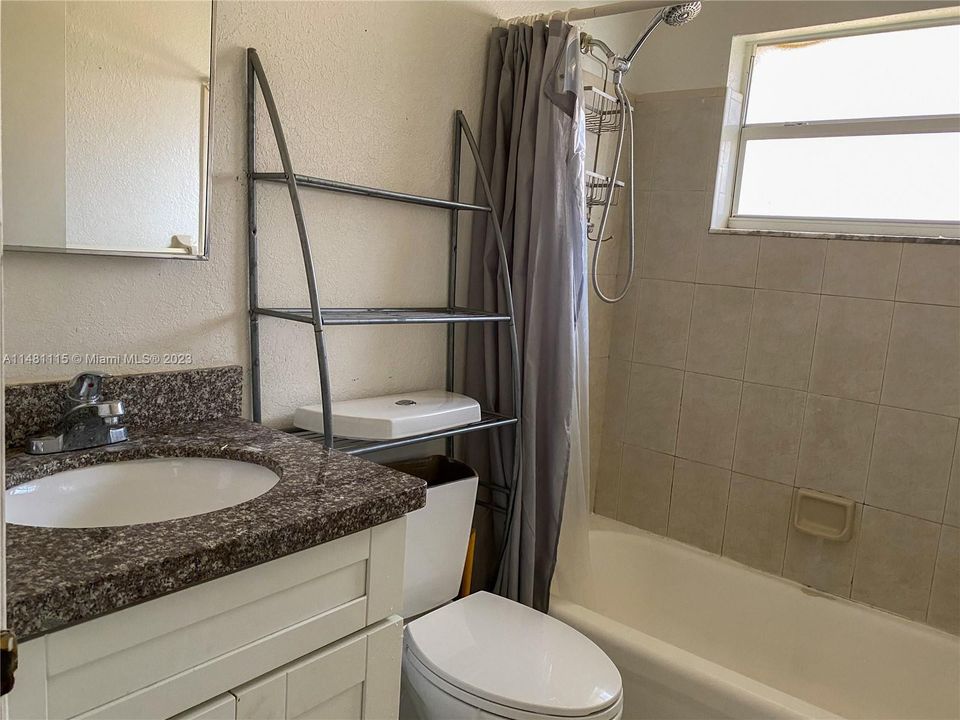 最近租的: $2,800 (3 贝兹, 2 浴室, 1398 平方英尺)