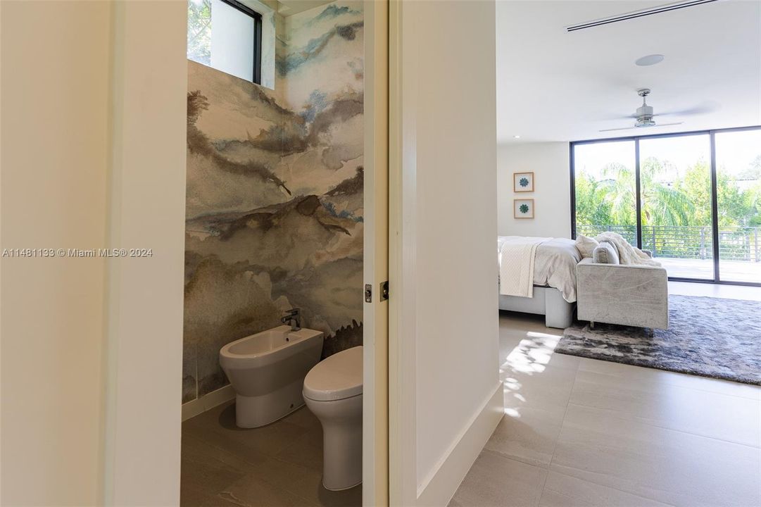 Недавно продано: $3,750,000 (5 спален, 5 ванн, 4123 Квадратных фут)