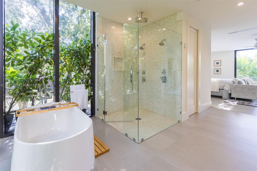 Недавно продано: $3,750,000 (5 спален, 5 ванн, 4123 Квадратных фут)