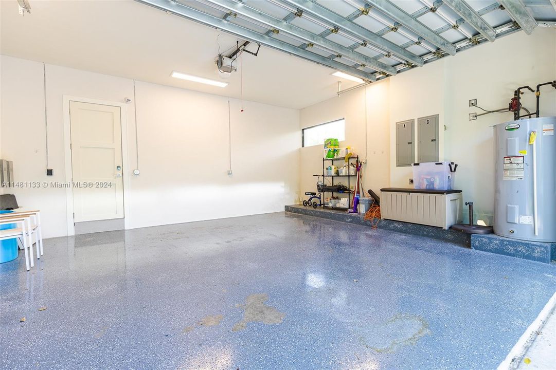 Недавно продано: $3,750,000 (5 спален, 5 ванн, 4123 Квадратных фут)