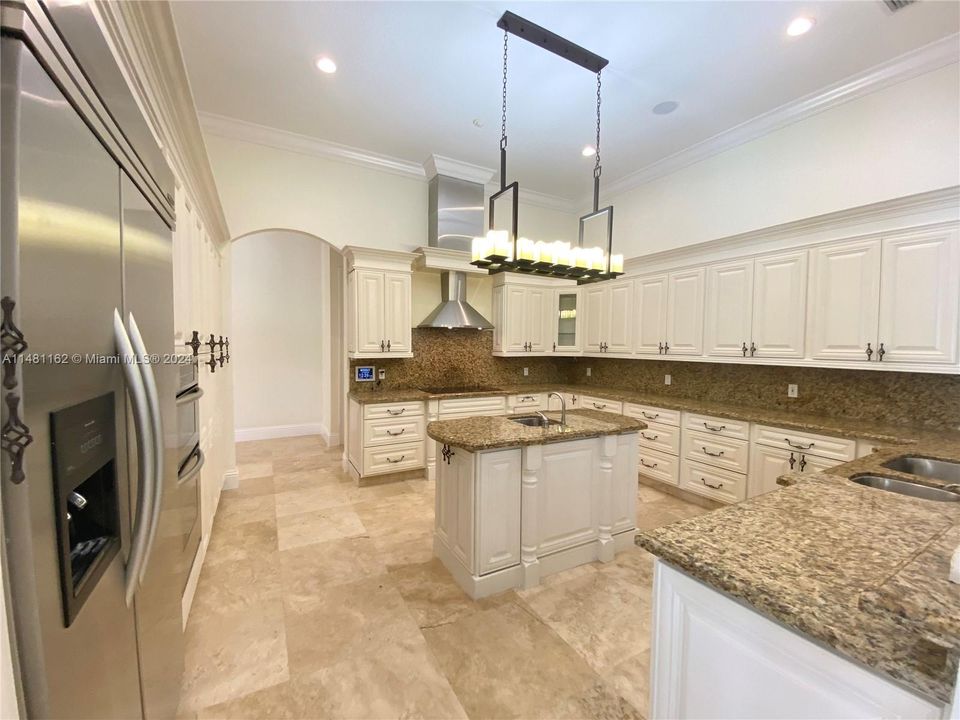 最近售出: $3,300,000 (5 贝兹, 4 浴室, 4172 平方英尺)