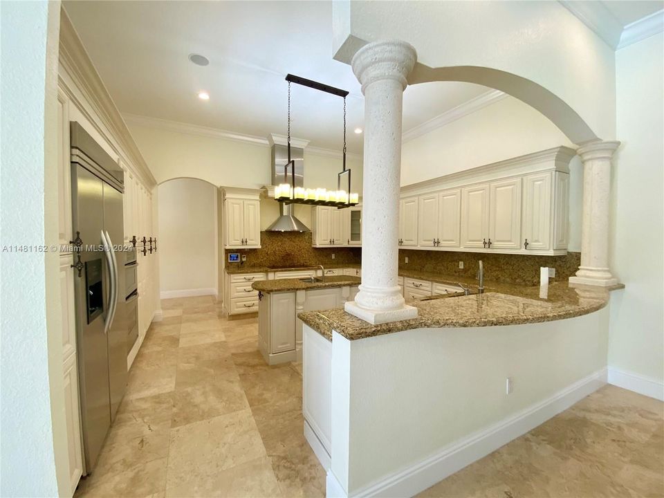 最近售出: $3,300,000 (5 贝兹, 4 浴室, 4172 平方英尺)