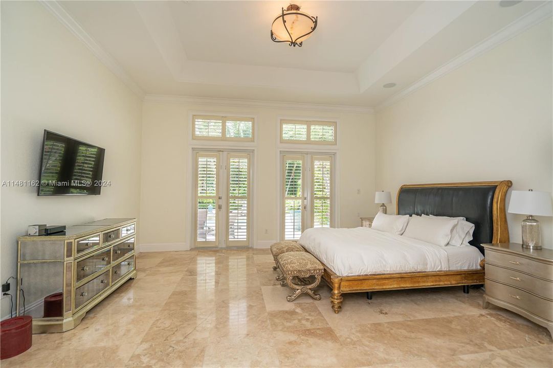 最近售出: $3,300,000 (5 贝兹, 4 浴室, 4172 平方英尺)