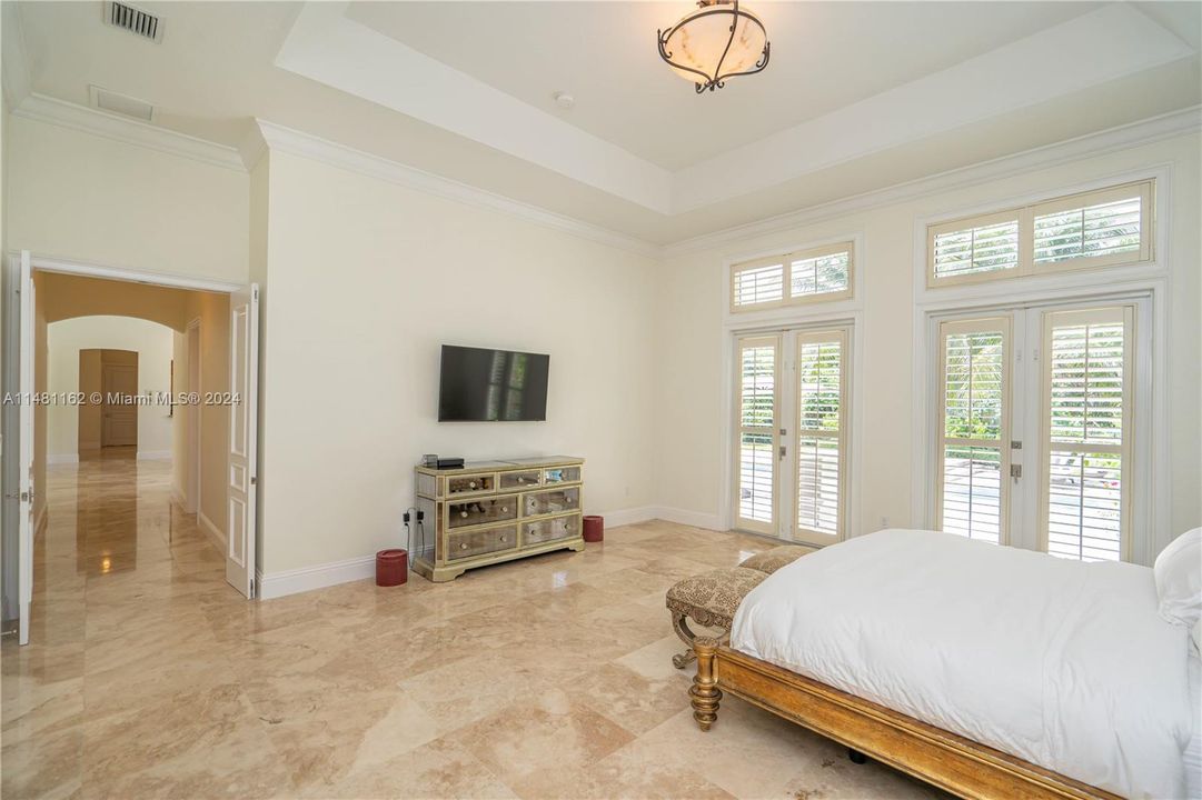 最近售出: $3,300,000 (5 贝兹, 4 浴室, 4172 平方英尺)