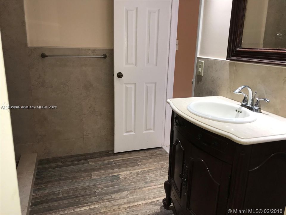 Recently Rented: $2,500 (2 beds, 2 baths, 940 Square Feet)