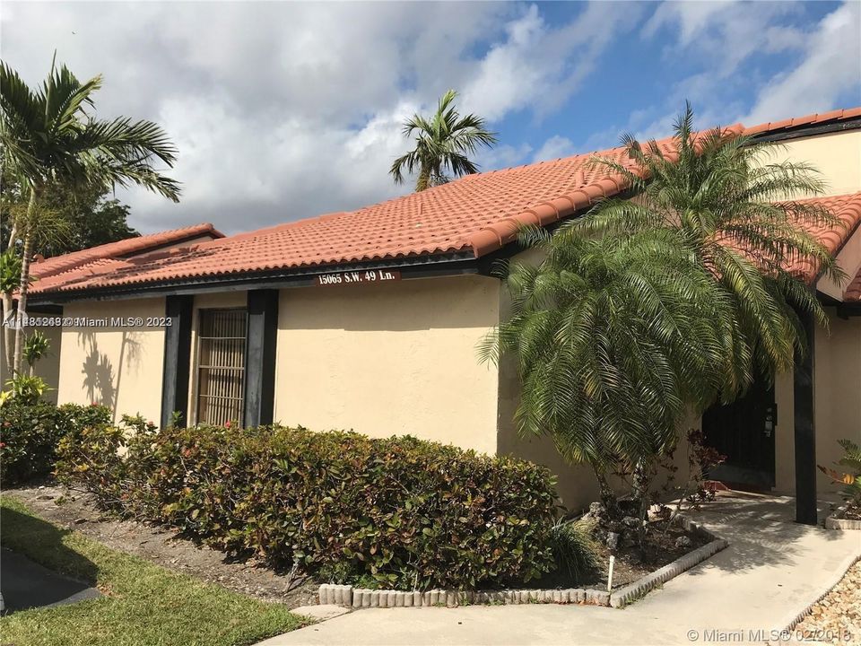 Recently Rented: $2,500 (2 beds, 2 baths, 940 Square Feet)