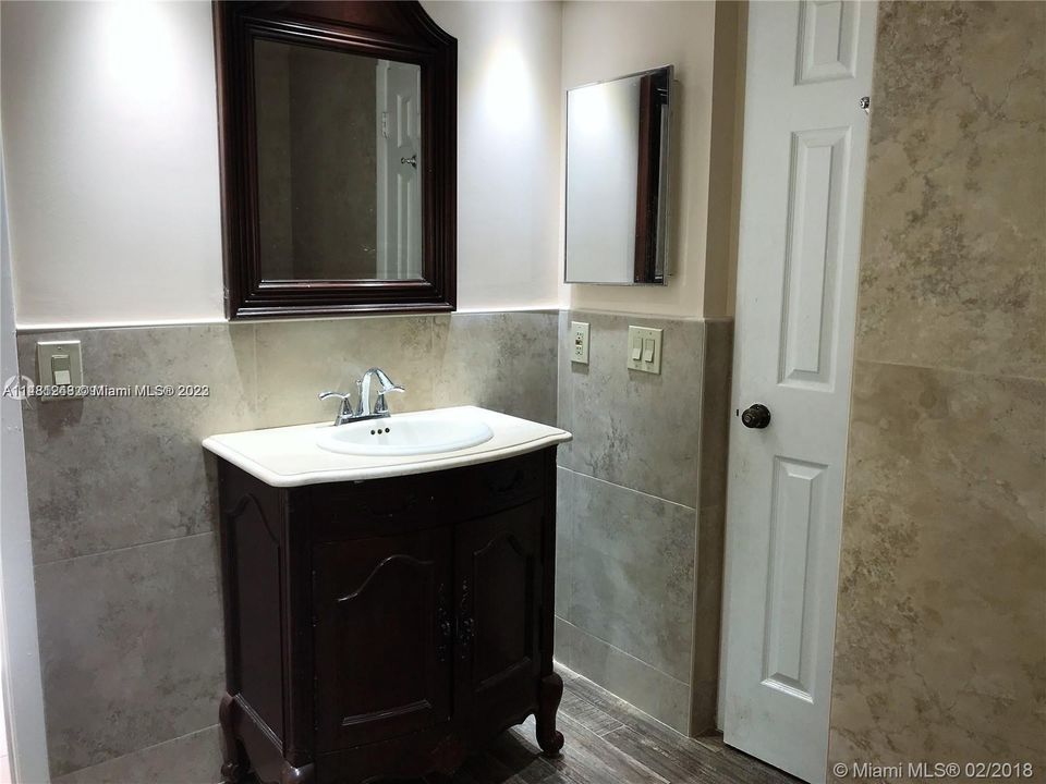 Recently Rented: $2,500 (2 beds, 2 baths, 940 Square Feet)