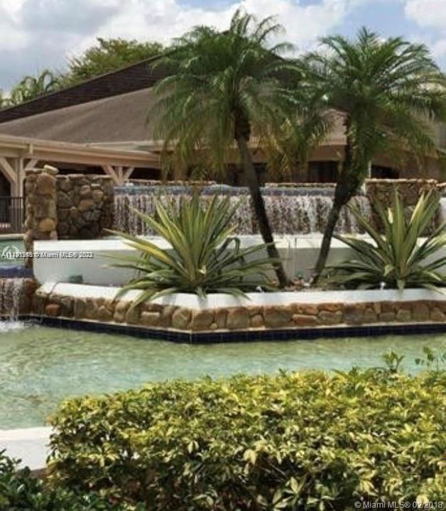 Recently Rented: $2,500 (2 beds, 2 baths, 940 Square Feet)